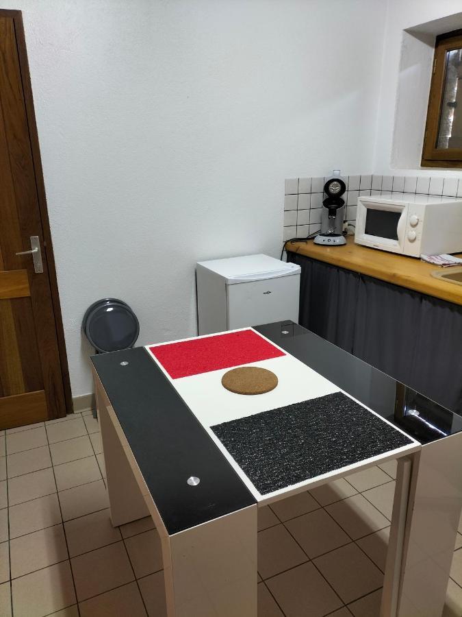 Studio Confortable Proche Des Sites Touristiques Issendolus Esterno foto