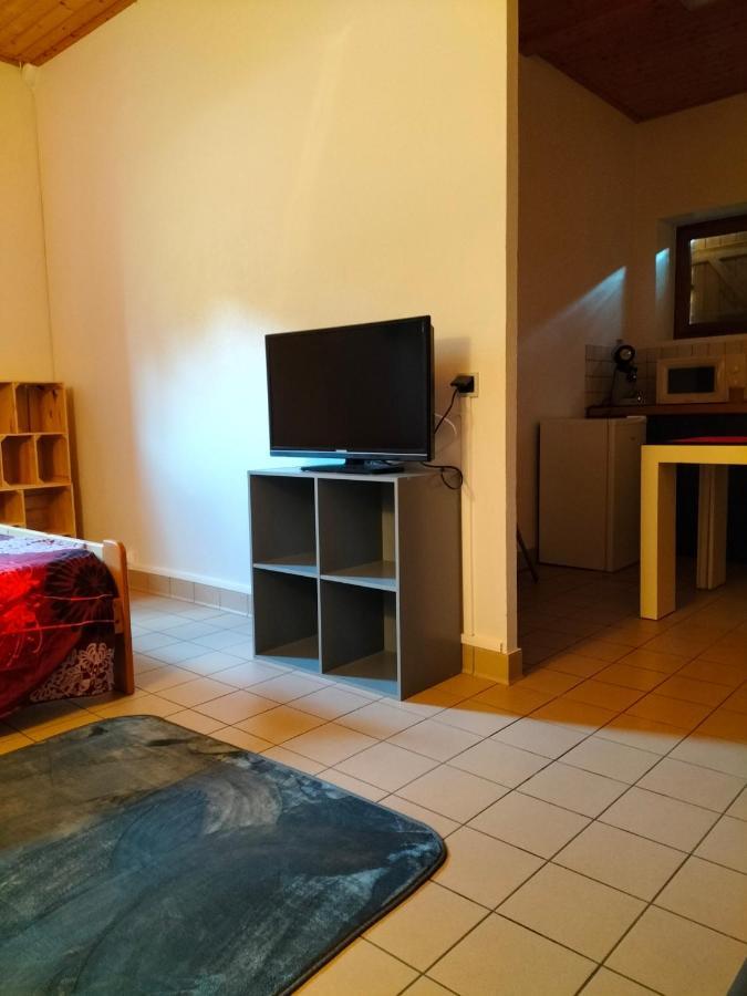 Studio Confortable Proche Des Sites Touristiques Issendolus Esterno foto